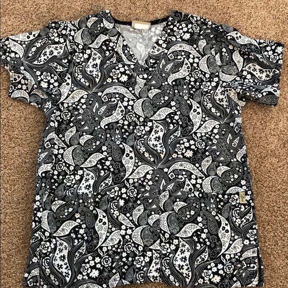 Nursing scrub tops - Picture 2 of 5